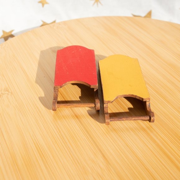 Set of two vintage sled ornaments - Picture 5 of 5